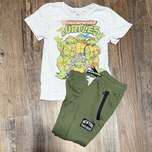 Teenage Mutant Ninja Turtles T-Shirt and Green Joggers Set